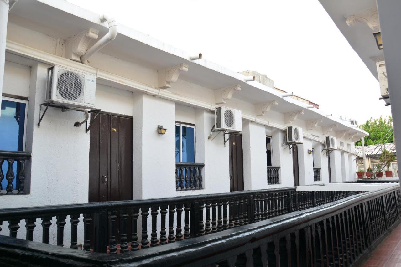Hotel Andalucia Inn Santa Marta  Eksteriør billede