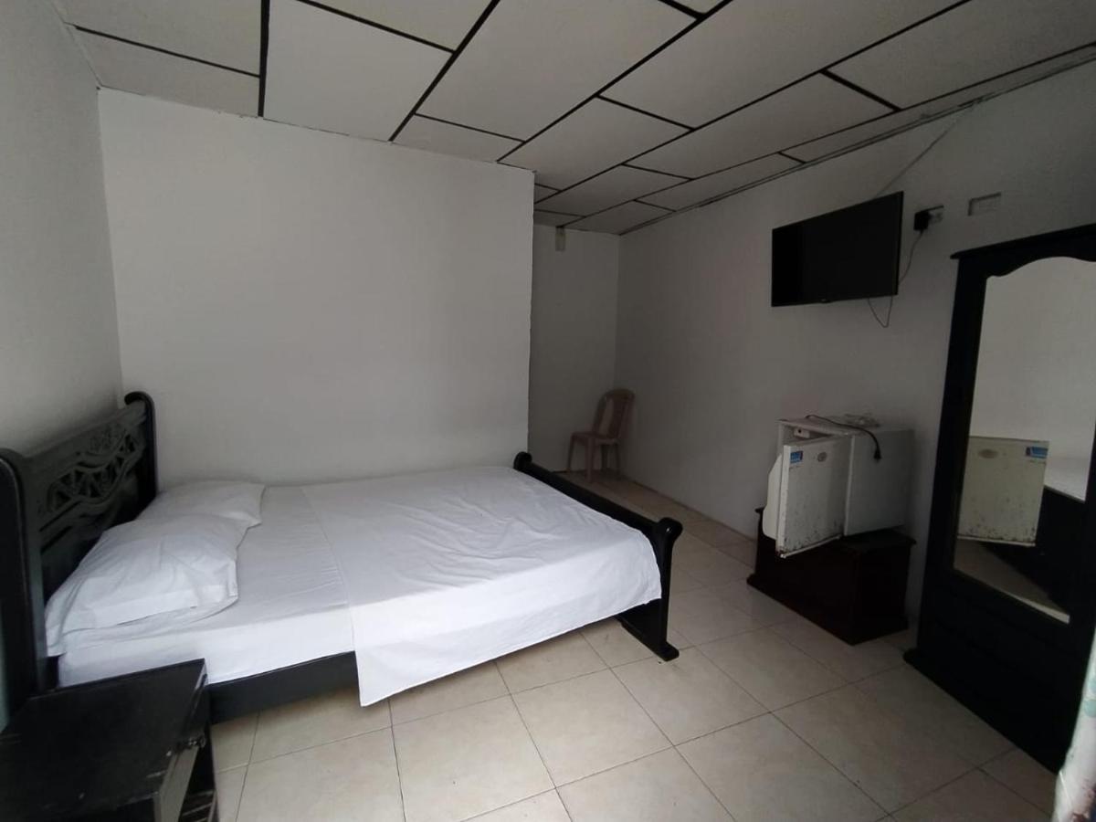 Hotel Andalucia Inn Santa Marta  Eksteriør billede